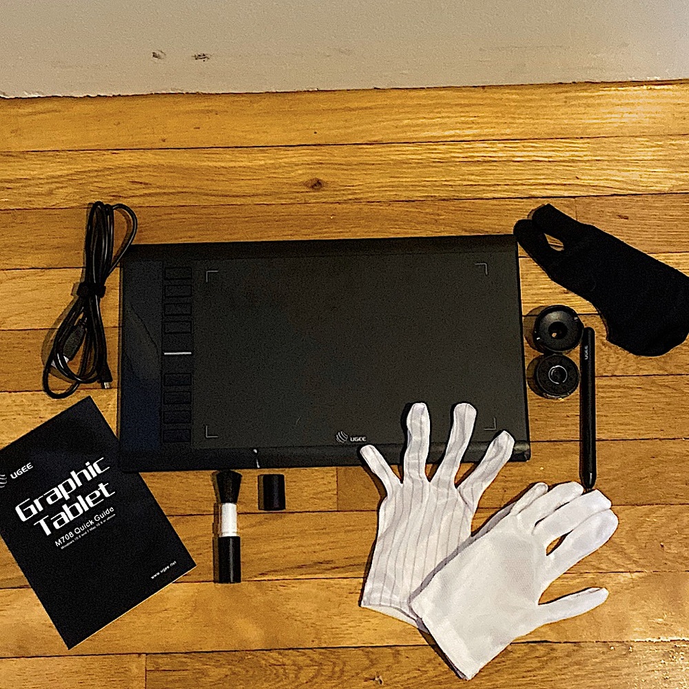 Black graphics tablet